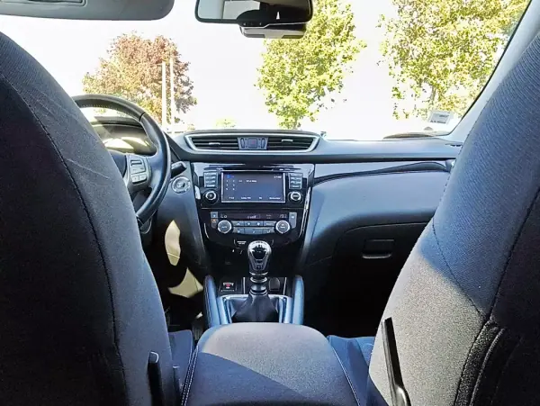 Nissan Qashqai 2016 - 16500 EUR, 146464 km - AUTO.MOTO.pt - 146464km - foto 23 de 34