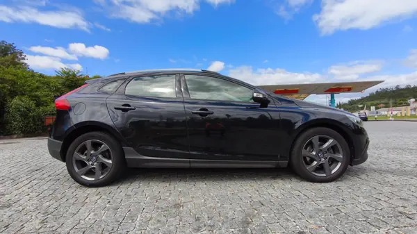 Volvo V40 Cross Country 2015 - 6990 EUR, 315000 km - AUTO.MOTO.pt - 315000km - foto 5 de 22