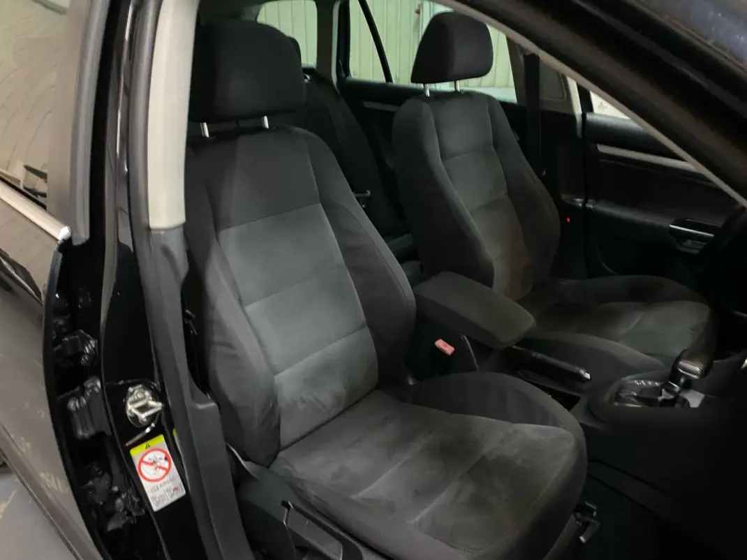 Volkswagen Golf Variant 2008 - 7950 EUR, 267609 km - AUTO.MOTO.pt - 267609km - foto 19 de 20