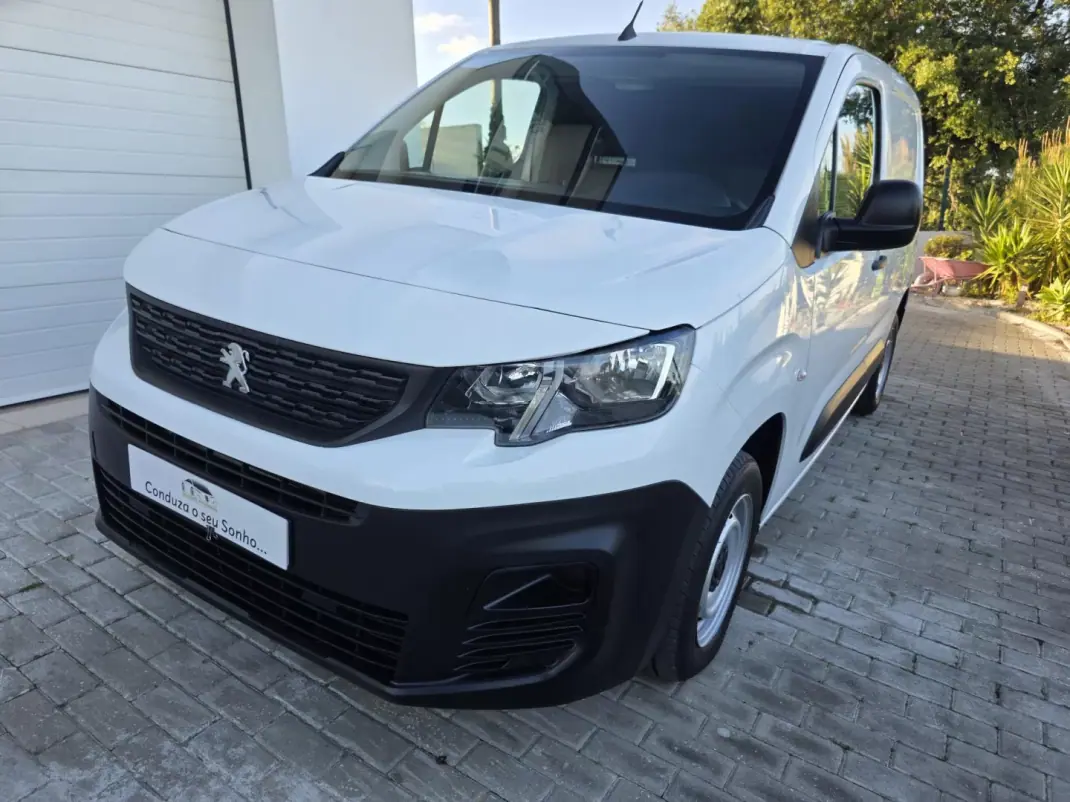 Peugeot Partner 2019 - 14900 EUR, 73560 km - AUTO.MOTO.pt - 73560km - foto 11 de 52