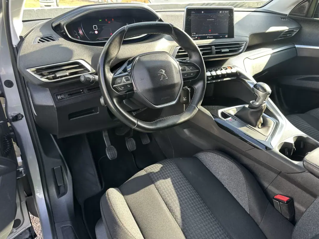 Peugeot 5008 2017 - 14900 EUR, 200000 km - 200000km - foto 23 de 63