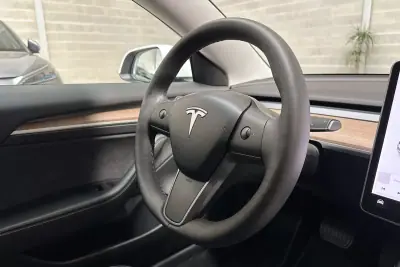 Tesla Model 3 2021 - 25950 EUR, 38290 km - AUTO.MOTO.pt - 38290km - foto 41 de 49