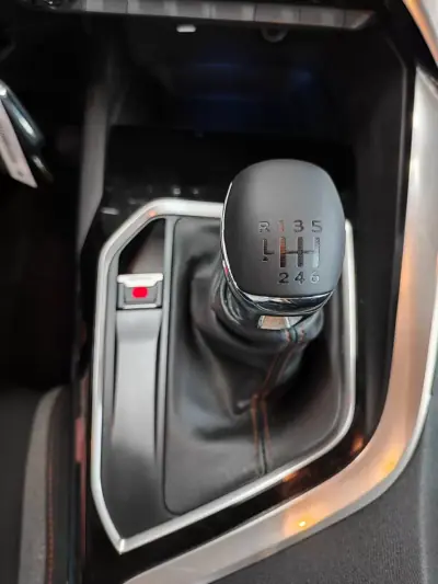 Peugeot 3008 2018 - 13950 EUR, 189000 km - 189000km - foto 33 de 36