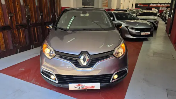 Renault Captur 2016 - 10490 EUR, 58907 km - AUTO.MOTO.pt - 58907km - foto 12 de 46