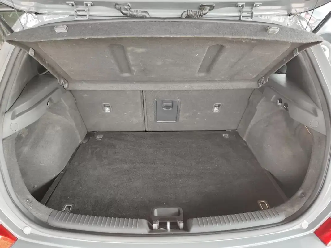 Hyundai i30 2018 - 27500 EUR, 119000 km - AUTO.MOTO.pt - 119000km - foto 16 de 34