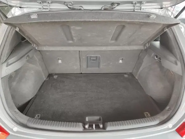 Hyundai i30 2018 - 27500 EUR, 119000 km - AUTO.MOTO.pt - 119000km - foto 16 de 34