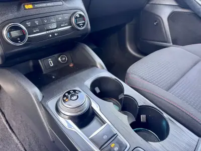 Ford Focus 2019 - 13900 EUR, 129500 km - AUTO.MOTO.pt - 129500km - foto 17 de 19