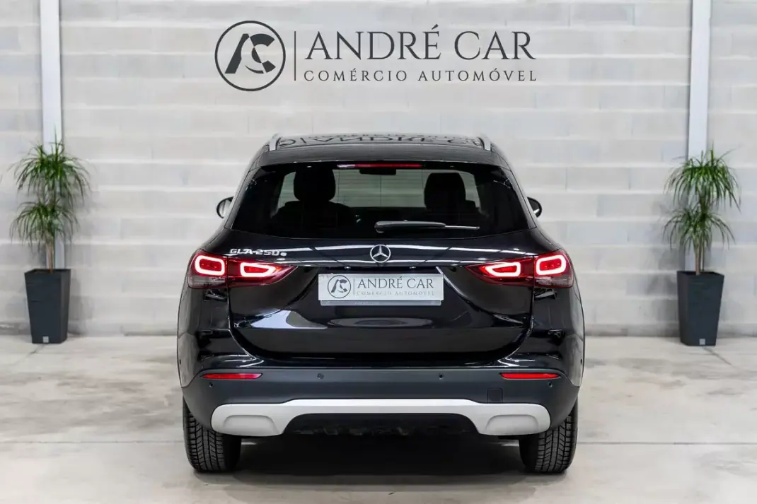 Mercedes-Benz GLA 250 2022 - 32450 EUR, 49303 km - AUTO.MOTO.pt - 49303km - foto 8 de 55