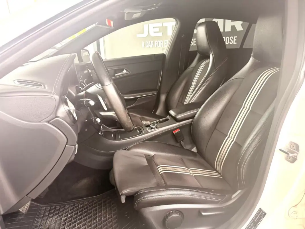 Mercedes-Benz CLA 200 2018 - 24990 EUR, 139299 km - AUTO.MOTO.pt - 139299km - foto 9 de 23