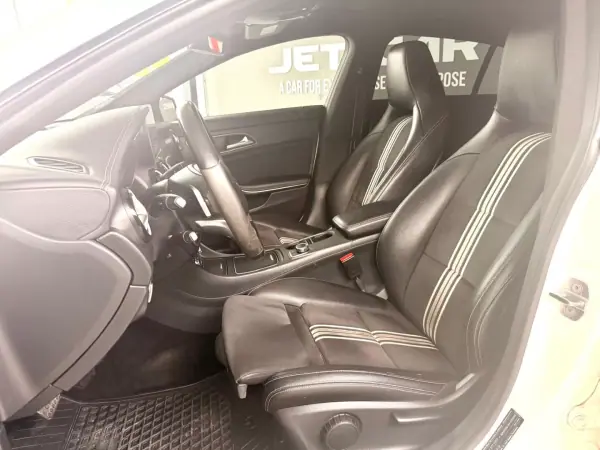 Mercedes-Benz CLA 200 2018 - 24990 EUR, 139299 km - AUTO.MOTO.pt - 139299km - foto 9 de 23
