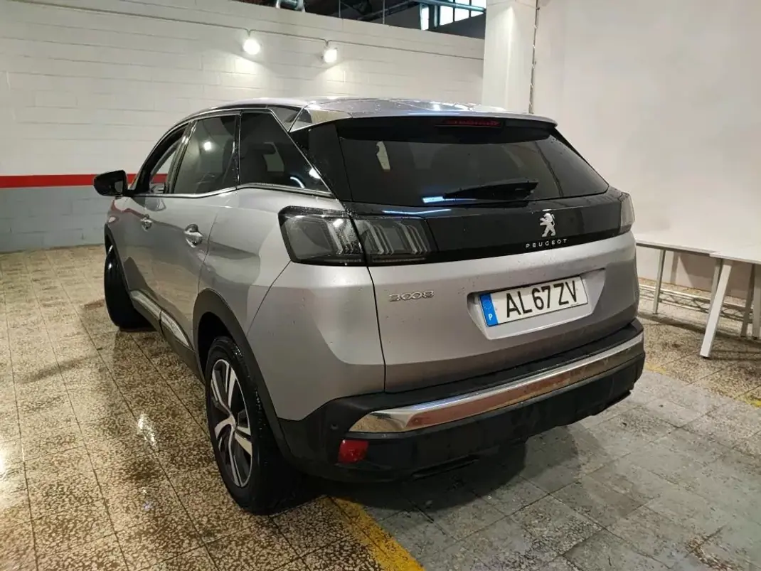 Peugeot 3008 2021 - 21900 EUR, 110765 km - AUTO.MOTO.pt - 110765km - foto 2 de 11
