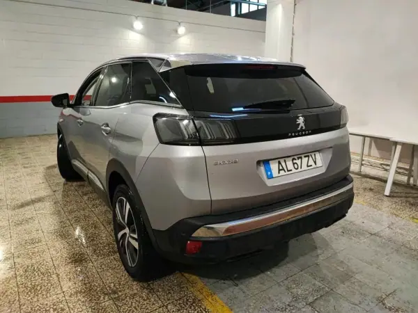 Peugeot 3008 2021 - 21900 EUR, 110765 km - AUTO.MOTO.pt - 110765km - foto 2 de 11