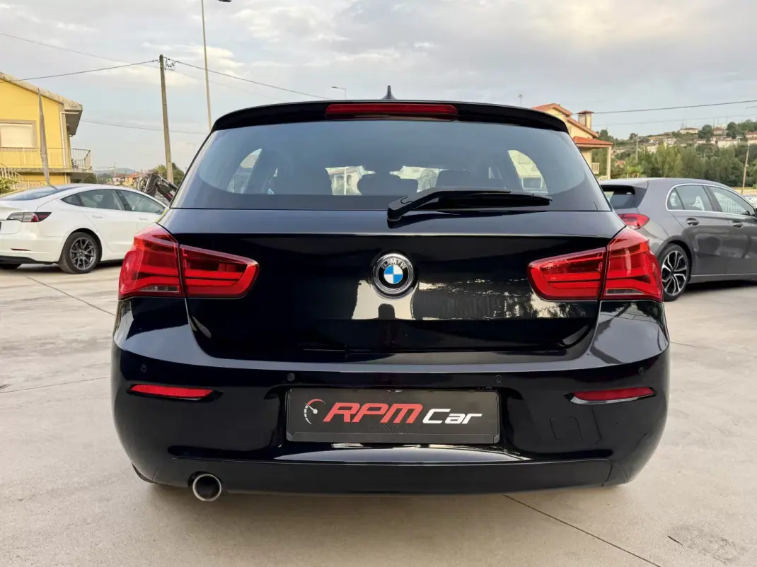 BMW 116 2019 - 14999 EUR, 140000 km - AUTO.MOTO.pt - 140000km - foto 11 de 21