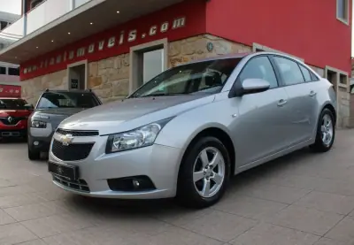 Chevrolet Cruze 2010 - 7450 EUR, 120000 km - AUTO.MOTO.pt - 120000km - foto 1 de 20