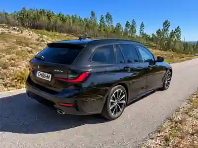 BMW 330e 2021 - 17500 EUR, 126300 km - 126300km - foto 3 de 13