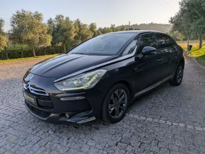 DS DS5 2014 - 10900 EUR, 19800 km - AUTO.MOTO.pt - 19800km - foto 6 de 16