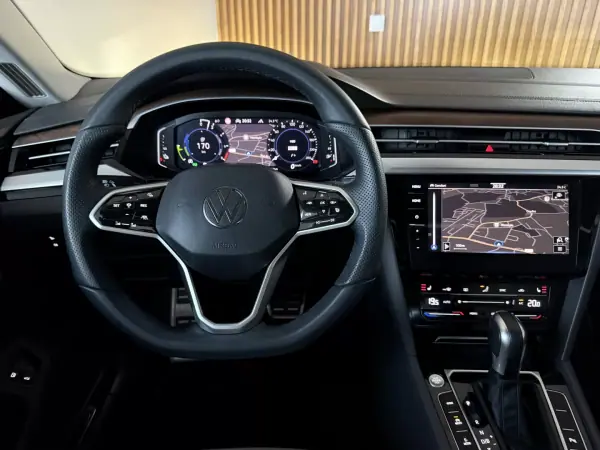 Volkswagen Arteon Shooting Brake 2021 - 23500 EUR, 168600 km - AUTO.MOTO.pt - 168600km - foto 47 de 144