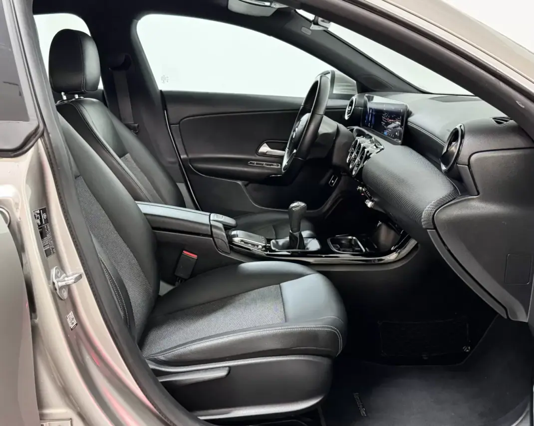 Mercedes-Benz CLA 180 2020 - 19950 EUR, 124000 km - AUTO.MOTO.pt - 124000km - foto 46 de 54