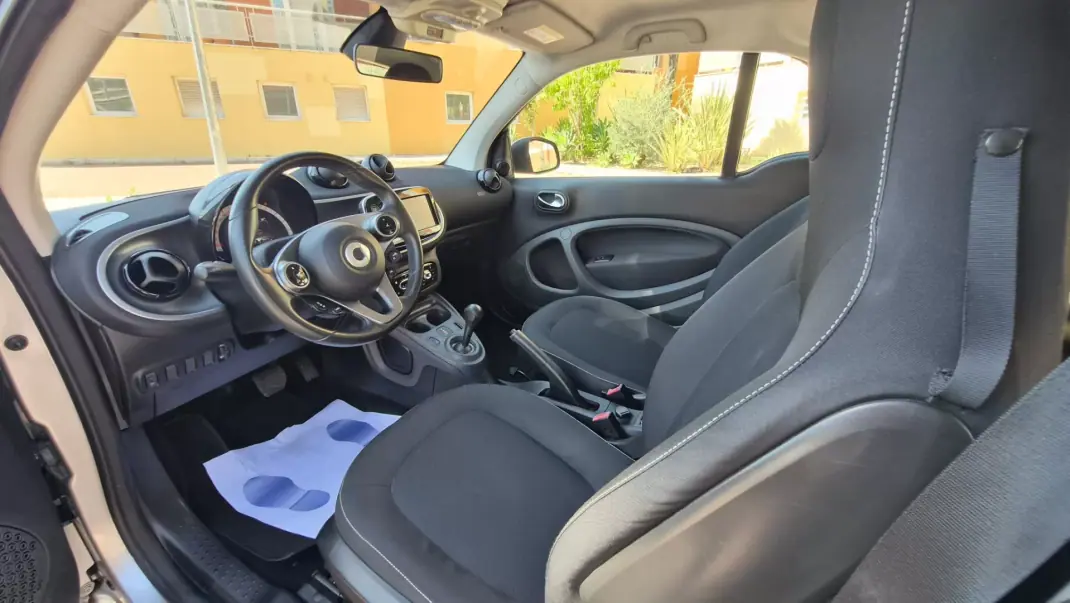Smart ForTwo 2015 - 11480 EUR, 54000 km - 54000km - foto 11 de 16