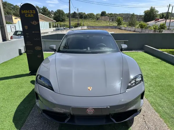 Porsche Taycan Sport Turismo 2025 - 130000 EUR, 19000 km - AUTO.MOTO.pt - 19000km - foto 5 de 78
