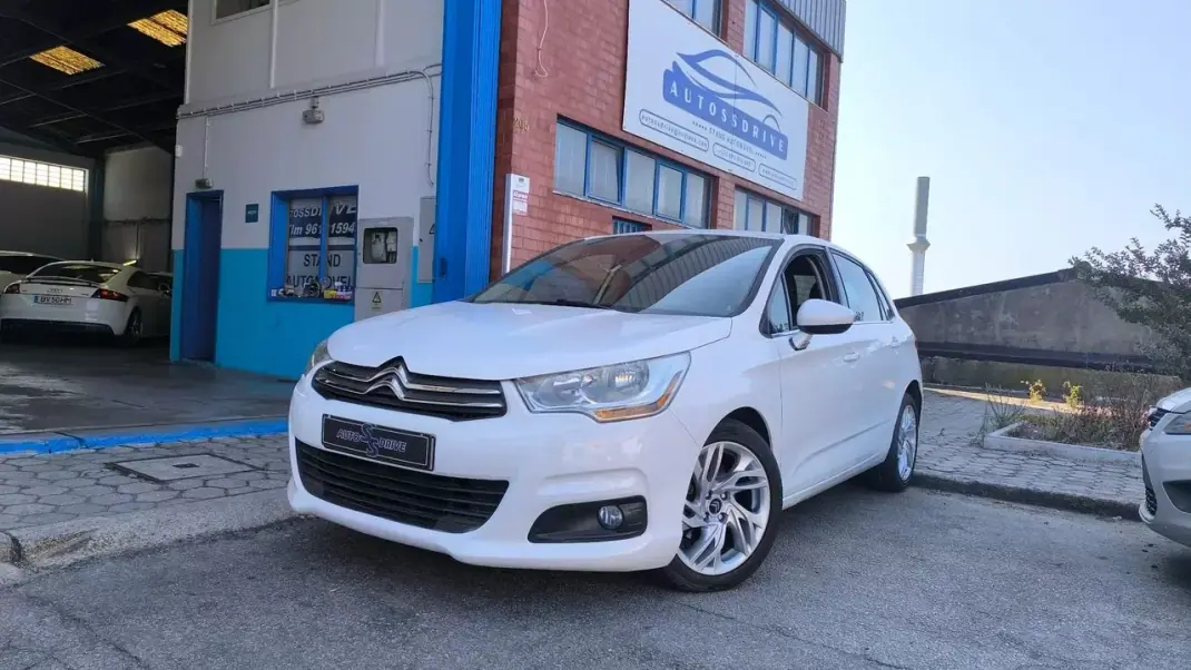 Citroën C4 2012 - 8900 EUR, 180000 km - AUTO.MOTO.pt - 180000km - foto 14 de 24