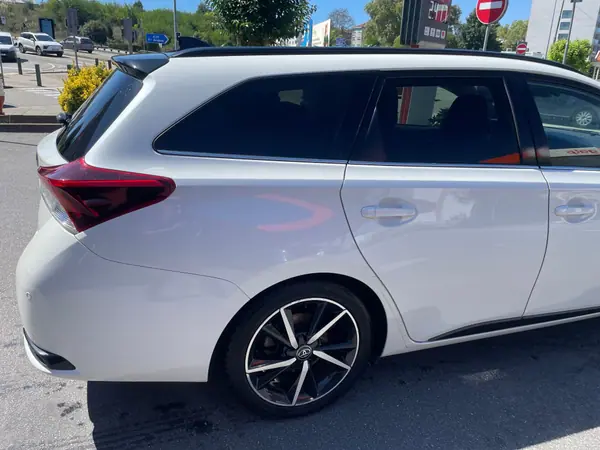 Toyota Auris 1.8 HSD Comfort +P.Techno+P.Sport 2017 Híbrido (Gasolina)