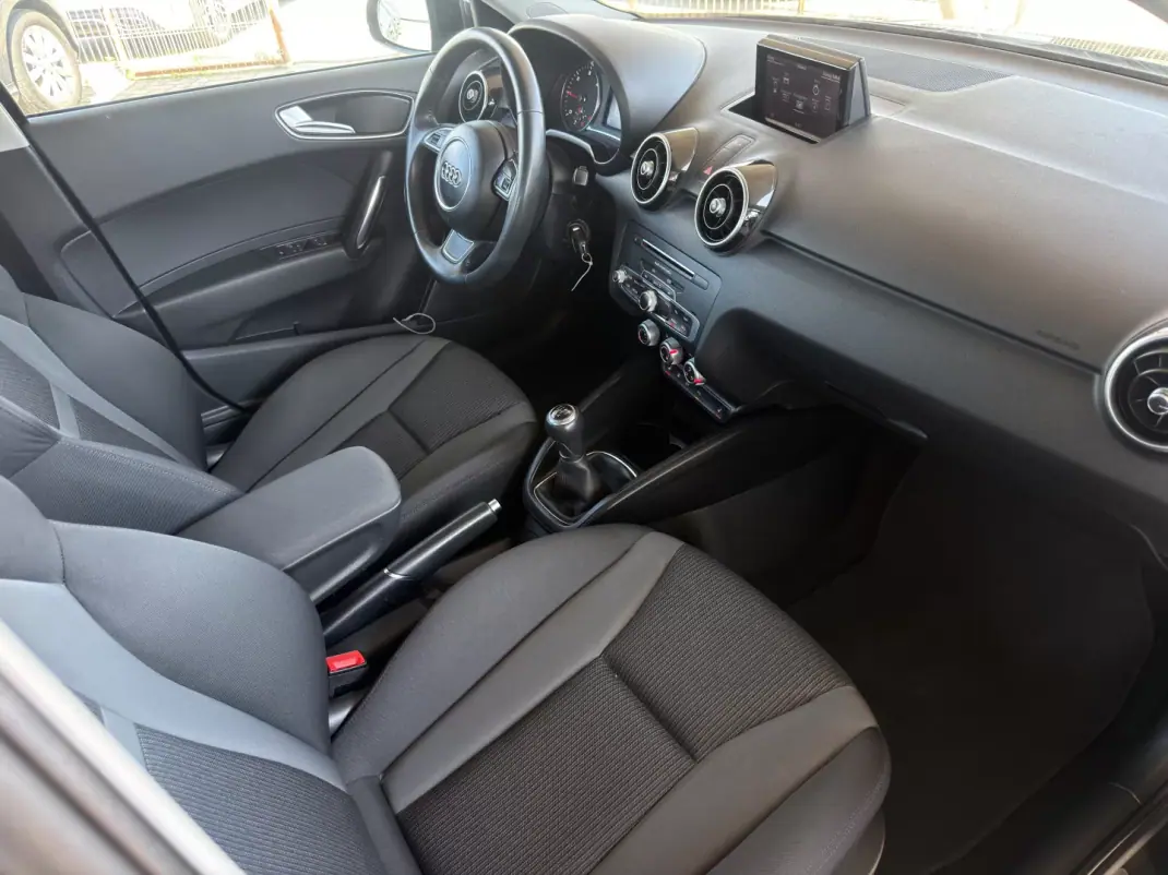 Audi A1 Sportback 2018 - 15990 EUR, 146169 km - AUTO.MOTO.pt - 146169km - foto 22 de 23
