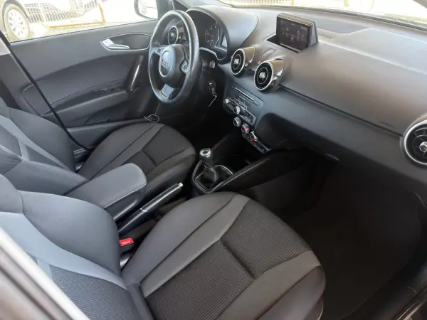 Audi A1 Sportback 2018 - 15990 EUR, 146169 km - AUTO.MOTO.pt - 146169km - foto 22 de 23