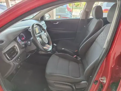 Kia Rio 2019 - 12500 EUR, 66000 km - AUTO.MOTO.pt - 66000km - foto 11 de 36