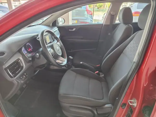 Kia Rio 2019 - 12500 EUR, 66000 km - AUTO.MOTO.pt - 66000km - foto 11 de 36