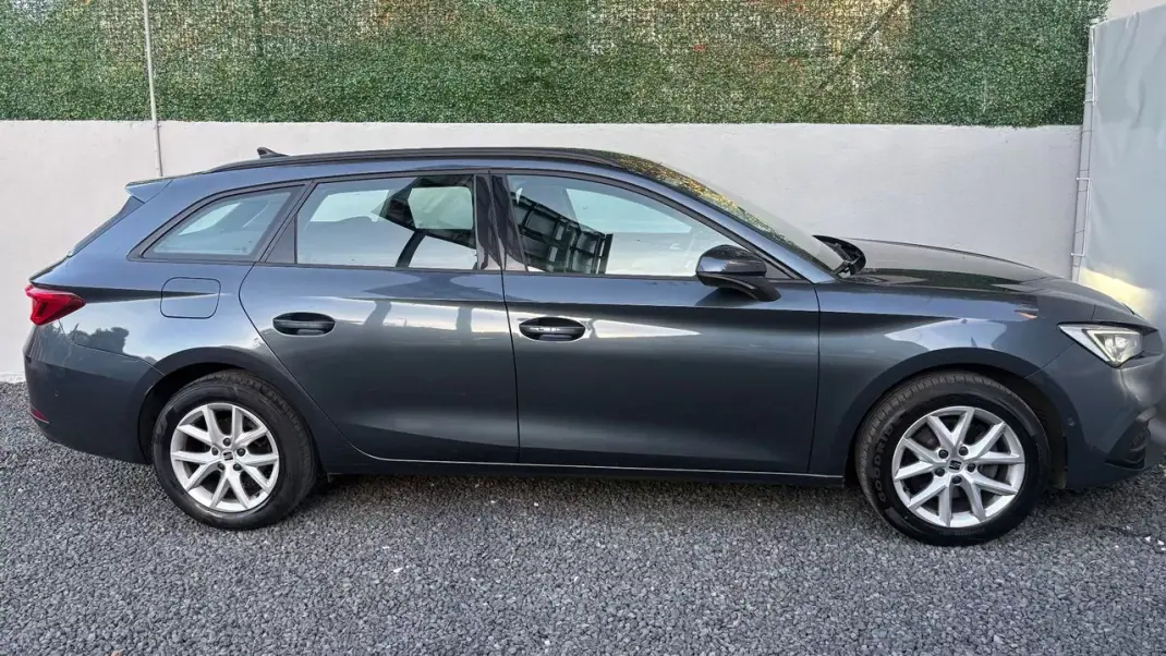 SEAT Leon ST 2022 - 15900 EUR, 59500 km - AUTO.MOTO.pt - 59500km - foto 7 de 12