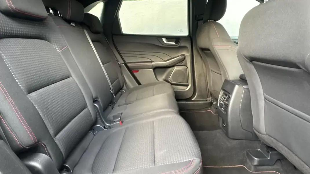 Ford Kuga 2022 - 14300 EUR, 119000 km - 119000km - foto 10 de 12