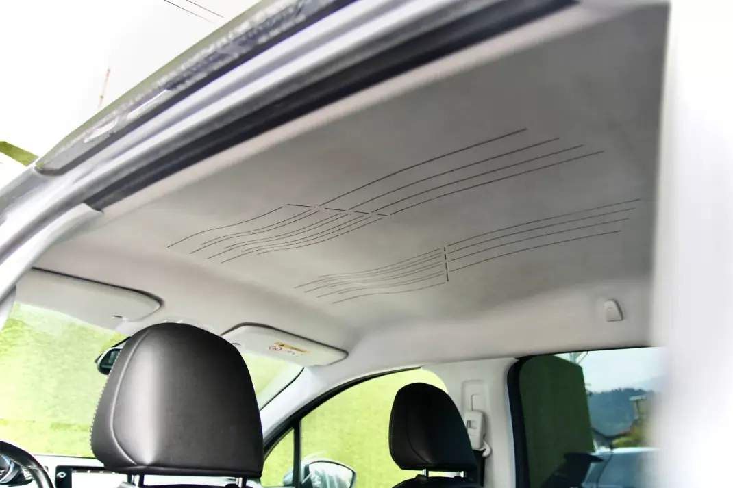 Peugeot 2008 2017 - 12900 EUR, 100000 km - AUTO.MOTO.pt - 100000km - foto 14 de 27