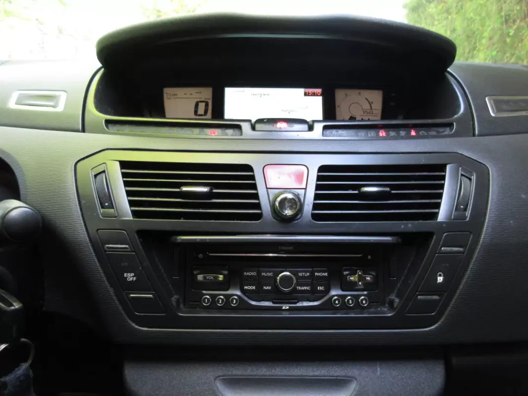 Citroën C4 Grand Picasso 2010 - 3490 EUR, 330000 km - AUTO.MOTO.pt - 330000km - foto 33 de 40
