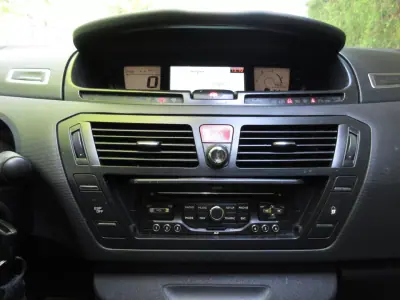 Citroën C4 Grand Picasso 2010 - 3490 EUR, 330000 km - AUTO.MOTO.pt - 330000km - foto 33 de 40