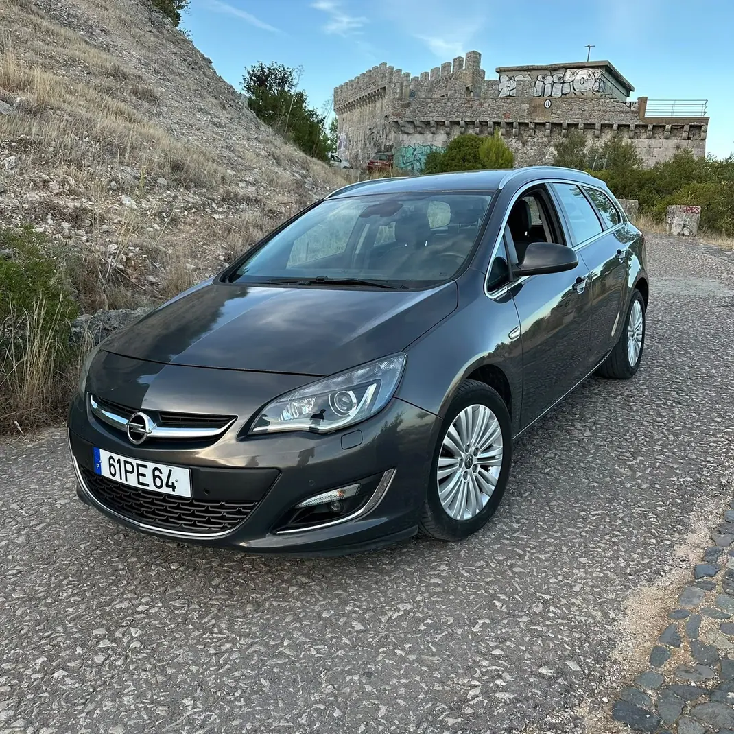 Opel Astra Sports Tourer 2014 - 6400 EUR, 297777 km - 297777km - foto 3 de 10