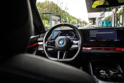 BMW i5 2023 - 74990 EUR, 17145 km - AUTO.MOTO.pt - 17145km - foto 47 de 60