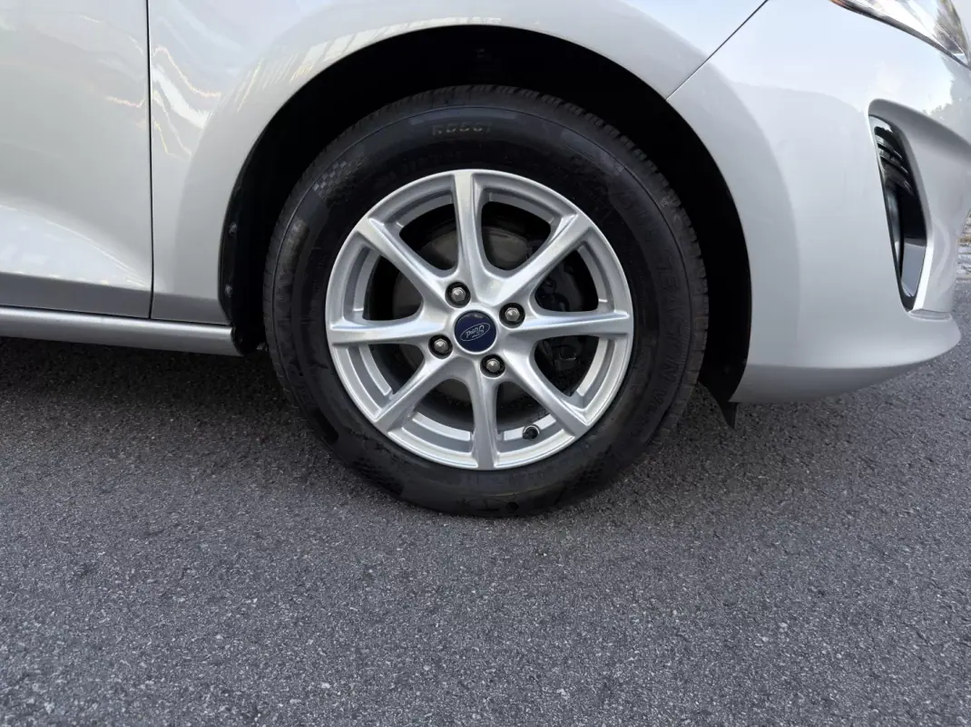 Ford Fiesta 2018 - 10500 EUR, 138071 km - AUTO.MOTO.pt - 138071km - foto 21 de 21