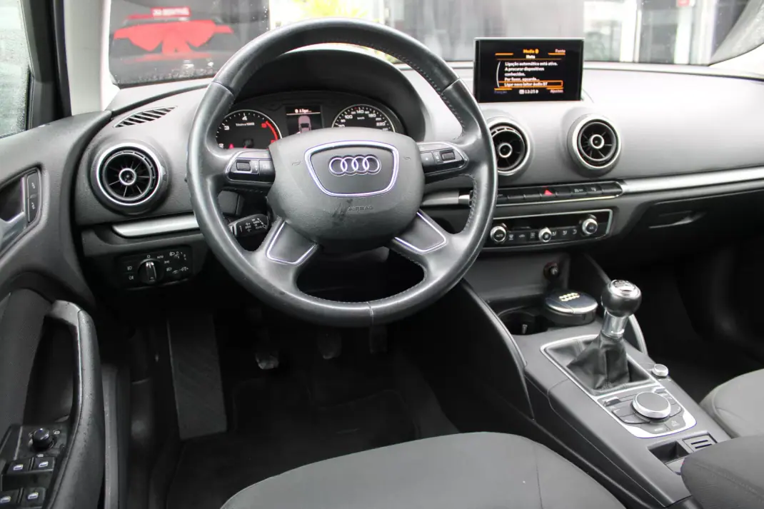 Audi A3 Sportback 2014 - 10900 EUR, 183539 km - AUTO.MOTO.pt - 183539km - foto 3 de 19