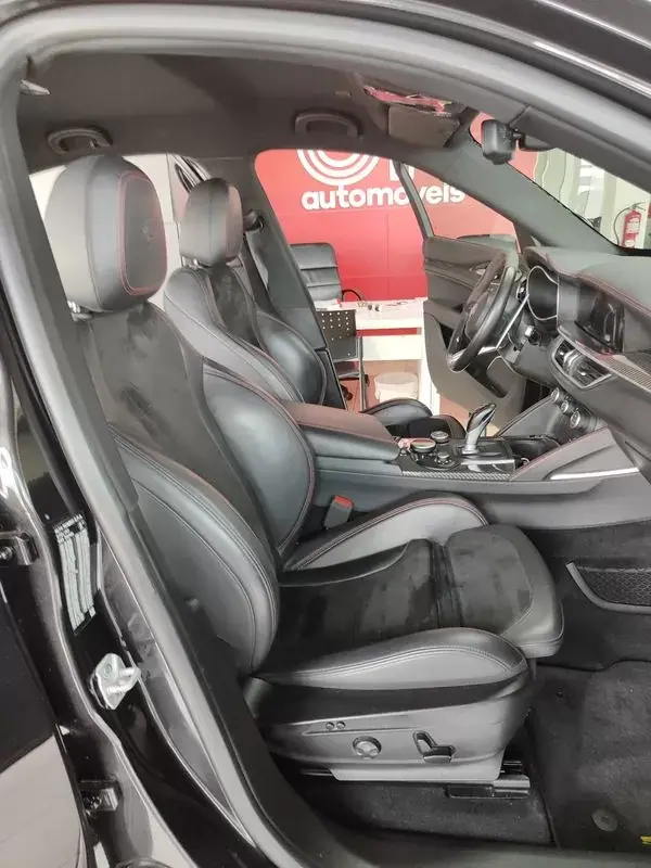 Alfa Romeo Stelvio 2021 - 63500 EUR, 68900 km - AUTO.MOTO.pt - 68900km - foto 19 de 33