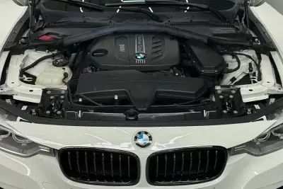 BMW 320 2015 - 18950 EUR, 212712 km - AUTO.MOTO.pt - 212712km - foto 2 de 28