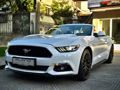 Ford Mustang 2015 - 37500 EUR, 159000 km - AUTO.MOTO.pt - 159000km - foto 4 de 22
