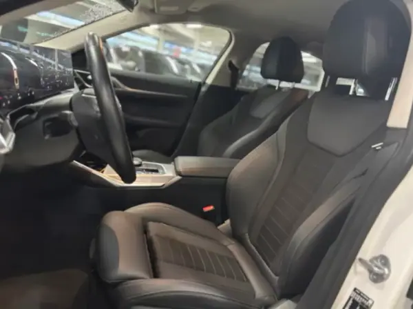 BMW i4 2022 - 37000 EUR, 54000 km - AUTO.MOTO.pt - 54000km - foto 10 de 13