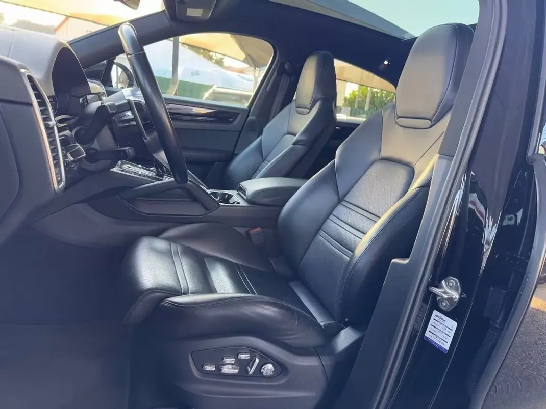 Porsche Cayenne Coupé 2019 - 64900 EUR, 158650 km - AUTO.MOTO.pt - 158650km - foto 14 de 16