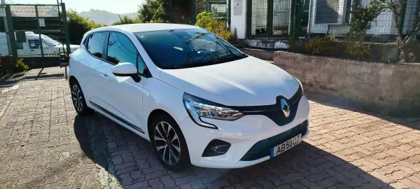Renault Clio 2020 - 13750 EUR, 126000 km - AUTO.MOTO.pt - 126000km - foto 3 de 12