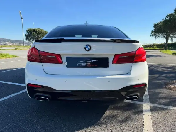 BMW 520 2017 - 24950 EUR, 209000 km - AUTO.MOTO.pt - 209000km - foto 9 de 12