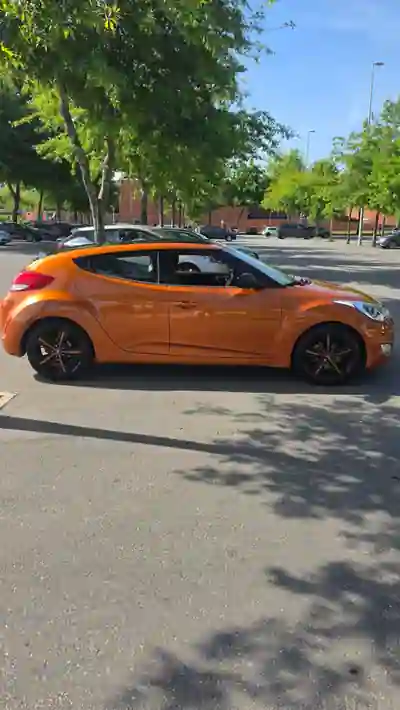 Hyundai Veloster 2012 - 10000 EUR, 150000 km - AUTO.MOTO.pt - 150000km - foto 7 de 17