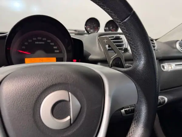 Smart ForTwo Coupé 2013 - 12500 EUR, 118671 km - AUTO.MOTO.pt - 118671km - foto 29 de 48