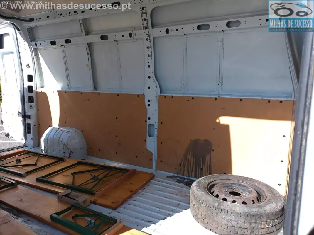 Renault 2017 - 16750 EUR, 185000 km - AUTO.MOTO.pt - 185000km - foto 17 de 21