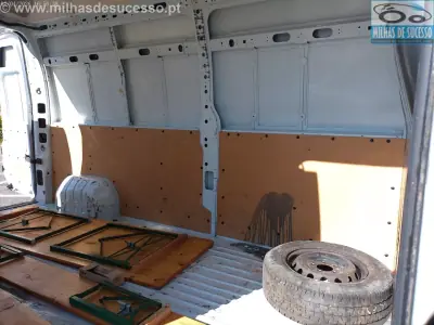 Renault 2017 - 16750 EUR, 185000 km - AUTO.MOTO.pt - 185000km - foto 17 de 21